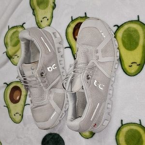 On Running Women's Light Gray Athletic Shoes